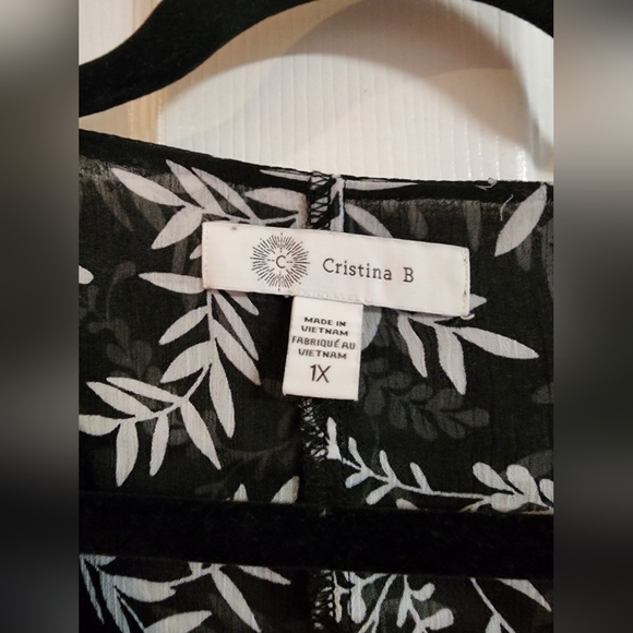 Cristina B Double Layered Sleeveless blouse, Size XXL, White & Black - Picture 3 of 3